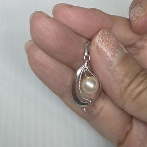 modernist retro Japanese saltwater cultured akoya vintage pearl pendant silver